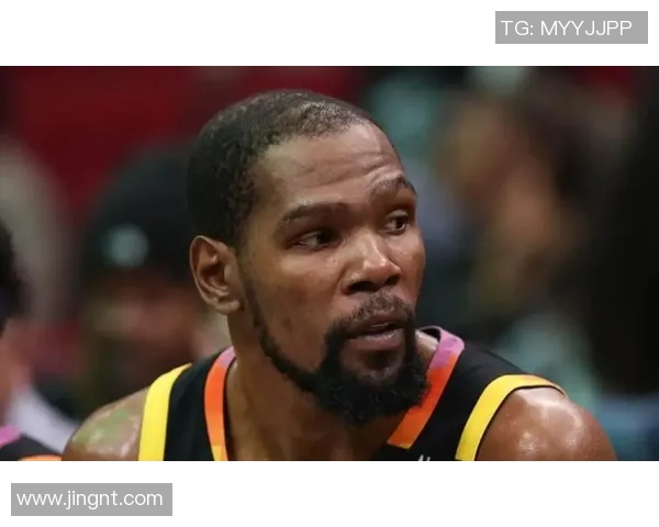 足球明星眼中的杜兰特:跨界运动员的魅力与影响力分析