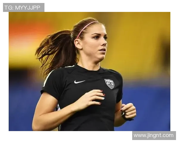 女足球明星的身材塑造与运动表现的完美结合探讨